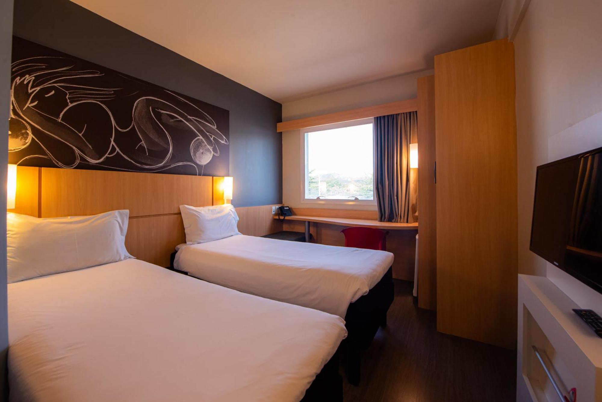 Hotel Ibis Guaratingueta Aparecida - Circuito Da Fe Zewnętrze zdjęcie