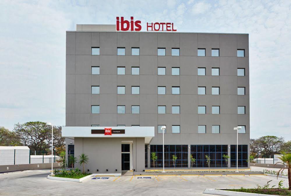Hotel Ibis Guaratingueta Aparecida - Circuito Da Fe Zewnętrze zdjęcie